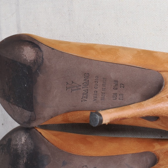 Vera Wang Brown Leather Suede Heels Made in Italy - Size 6 1/2 - Picture 14 of 15